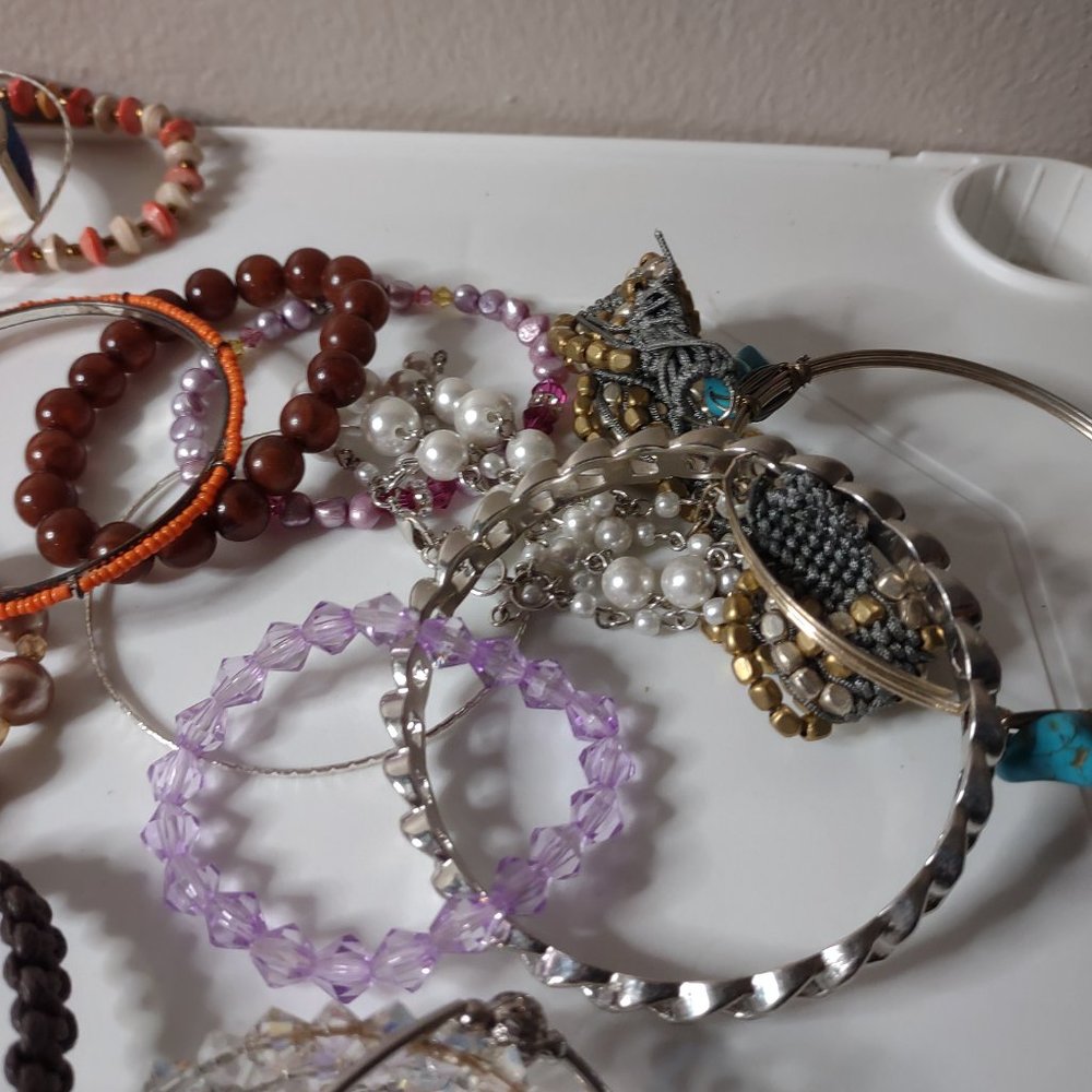 Lot Of Over 50 Bracelets And Bangles As Is - Picture 7 of 16